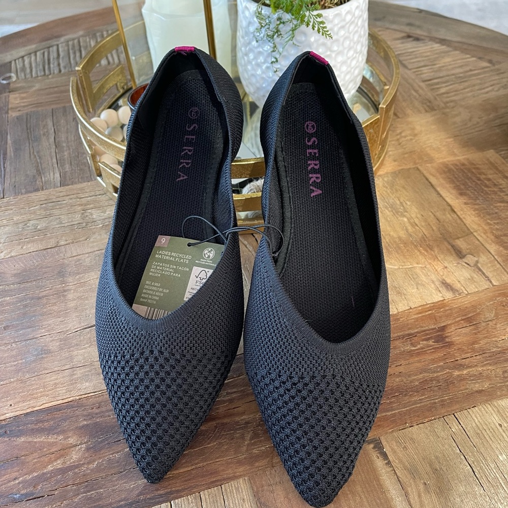 Ladies recycled material black flats